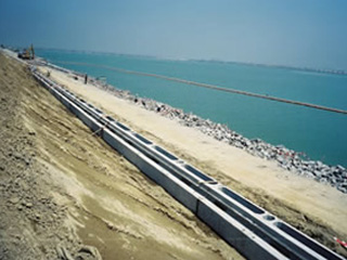 クレーバベース 高潮堤防用 設置後の様子