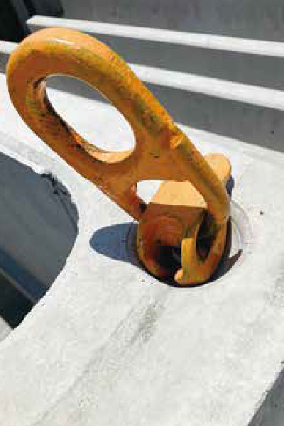 高潮堤防用クレーバベースの吊り金具取付イメージ